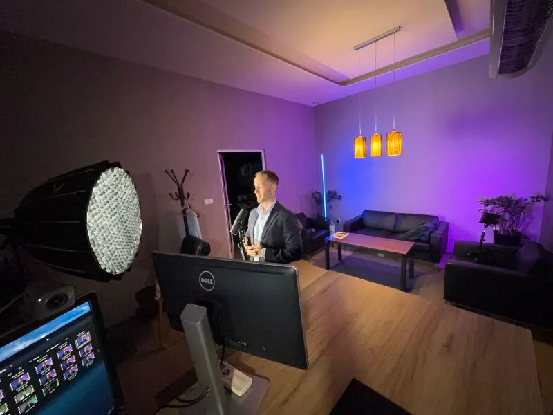 Here’s me recording the next episode’s intro, 10pm on a Sunday. Had to wait for it to get dark enough for that nice neon glow. Summer days are just too long 😅 New episode drops Tuesday. Stay tuned!