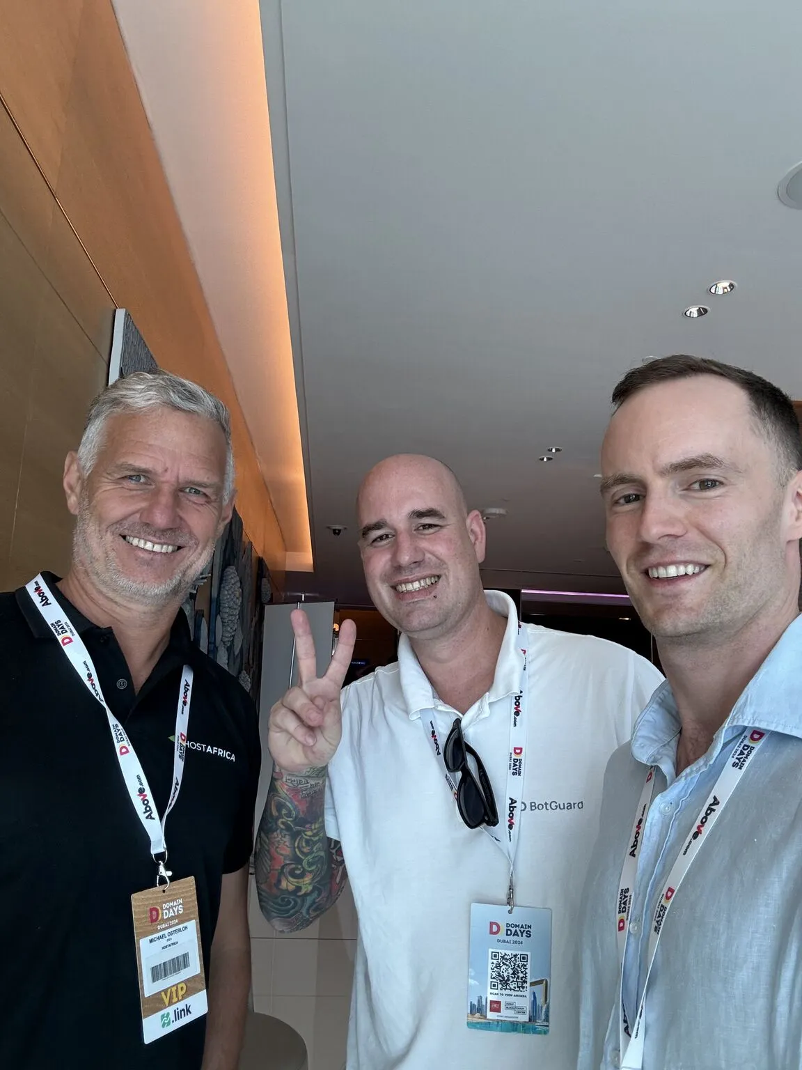 The Domain Days Dubai event kicked off really well today! It was great reconnecting with friends, Michiel Grotenhuis and Michael Osterloh. Also took the opportunity to set up some interviews for webhosting.today 😉…