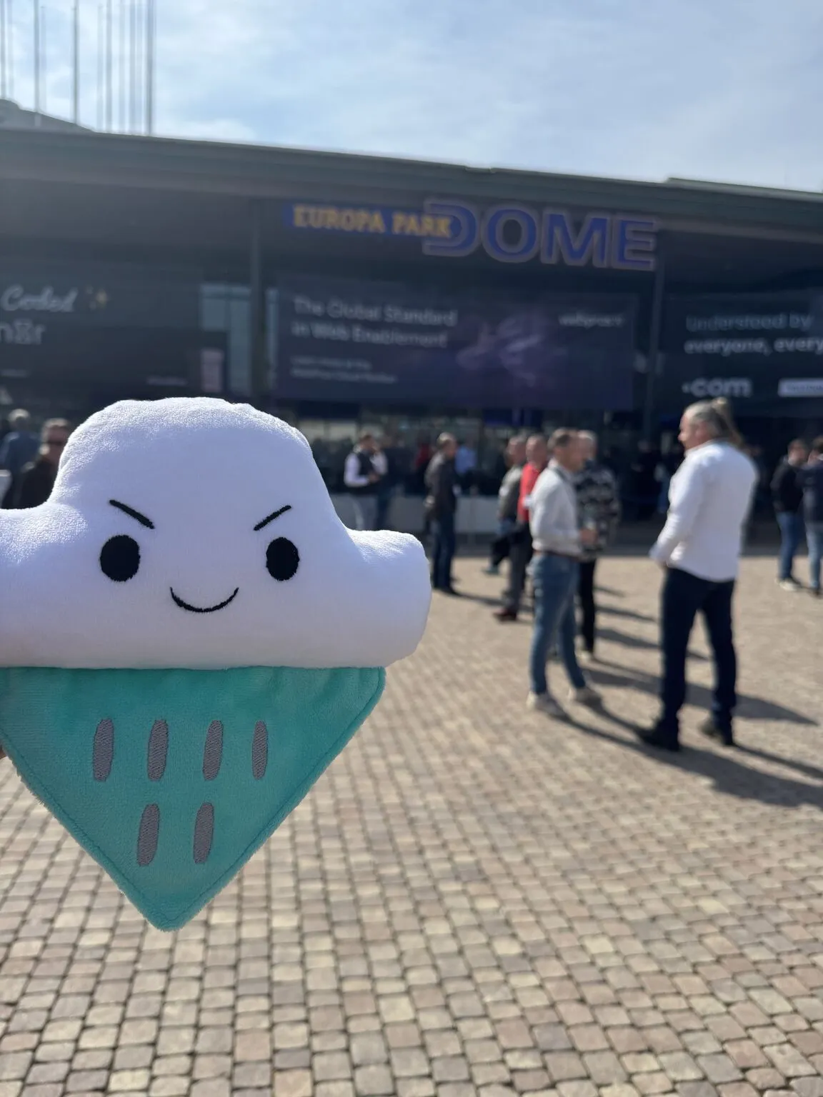What should we call him? 😎 webhosting.today arrived at CloudFest with our new little fellow. Right now, his temporary name is "web hosting mfker" - but surely you guys have some better name in mind? Unfortunately, we…